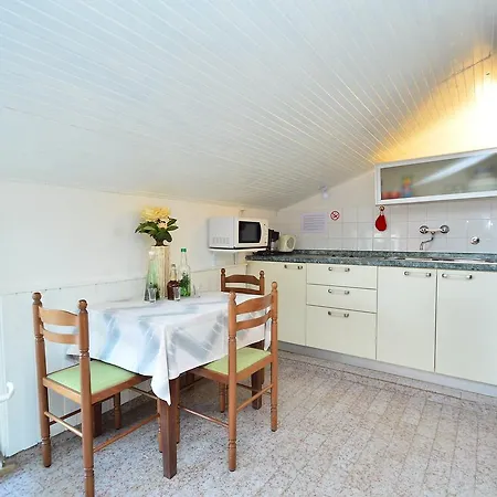 Galant.8 Апартаменты Ровинь